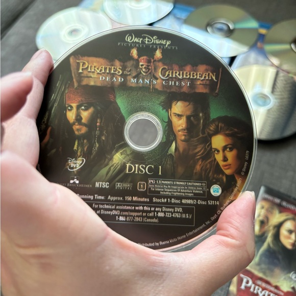 Bundle of 6 gently used Disney movies, 4 DVD’s & 2 Blu-ray’s - Picture 4 of 11